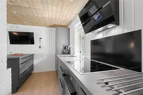 Holiday home with terrace, garden & BBQ - Image 5
