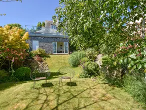 Children-friendly cottage with garden - Image 2