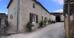 Room 'Chambre Brésil' with Shared Garden and Wi-Fi - Image 4