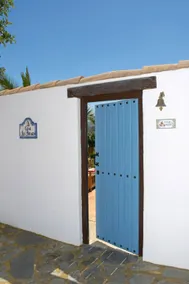 Fully equipped house with terrace, garden & barbeque | Pets allowed - Image 2