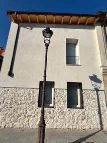 Alojamiento Acogedor con Cocina y Patio en Burgos - Image 3