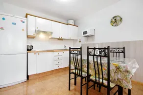 Familienorientiertes Apartment mit Pool, Terrasse und schnellem Internet | Bergblick | Perfekt für die Arbeit von Zuhause - Image 4