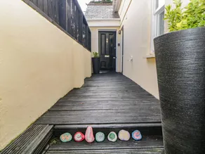 Cottage with garden | Beach view - Image 4