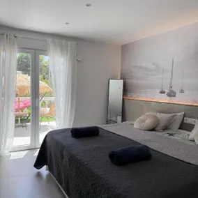 Fully equipped holiday home with barbecue, terrace & pool | Sea view - Image 4