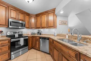 Condo with pool - Image 3