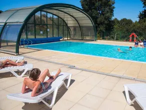 Chalet with heated pool & terrace - Image 2