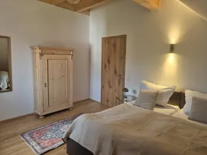 Apartment with garden - Image 2