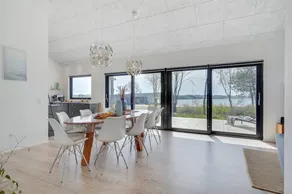 Spacious holiday home with sauna, terrace & jacuzzi | Sea view - Image 4