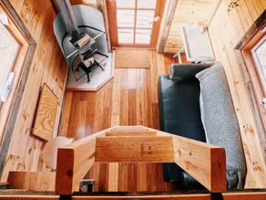 Rustic Tiny House Rental for a Weekend Getaway in Victoria - Image 5