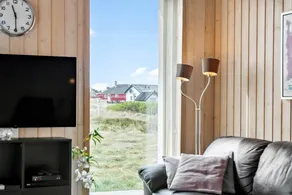 Fully equipped holiday home with barbeque, terrace & hot tub | Close to the beach | Pets allowed - Image 4