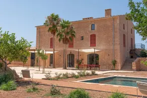 Family-oriented villa with garden, barbeque & pool | Mountain view | Suitable for remote work - Image 4