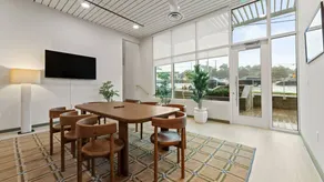 The Zephyr Suite at The Code by AvantStay | Zilker Park-Inspired Luxury Suite • Rooftop Terrace, Resort Pool, Cafe, Bar • Heart of South Lamar - Image 4