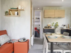 Mobile home with pool - Image 4