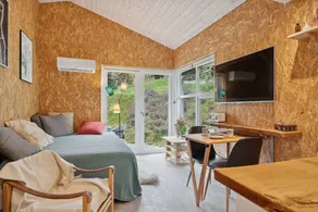 Child-friendly holiday apartment with garden & terrace - Image 3