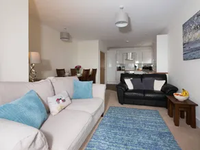 Merveilleux appartement de vacances adapté aux familles | Vue sur l'eau | À côté de la plage - Image 5