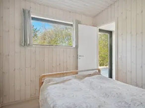 Holiday home with sauna, terrace & barbecue - Image 2
