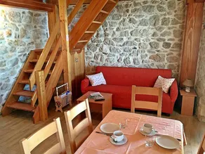 Fully equipped holiday home with terrace, private pool & BBQ | Pets allowed - Image 3