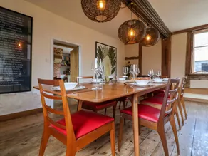 Children-friendly charming cottage with pool, barbeque & hot tub | Pets allowed - Image 5