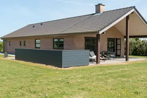 Holiday home with jacuzzi, sauna & barbeque - Image 2