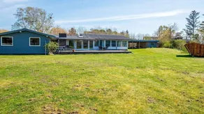 House with terrace, jacuzzi & sauna - Image 2