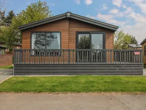 Cottage with garden - Image 2
