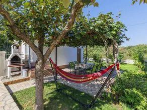 Ferienhaus mit Garten, privatem Pool und Grill - Image 3