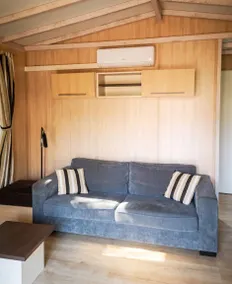 Fully equipped chalet with terrace, BBQ & garden | Lake view - Image 3