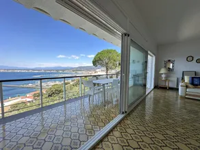 Ferienhaus mit Terrasse, privatem Pool und Garten - Image 3