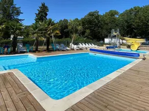 Tienda de campaña con terraza y piscina climatizada - Image 2
