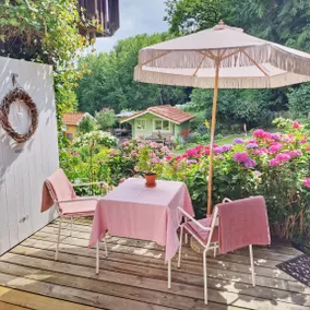 Child-friendly apartment with garden & terrace | Garden view - Image 5