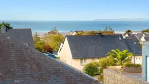 Holiday home with garden, heated pool & terrace | Beach nearby | Pets allowed - Image 4