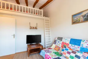 Holiday apartment with barbeque & terrace - Image 4