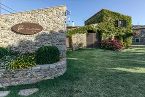 Family-friendly holiday home with garden, terrace & jacuzzi | Garden view | Suitable for remote work | Pets are welcome - Image 4