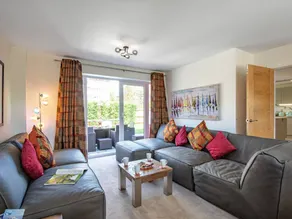 Family-friendly cottage with garden | River view - Image 3