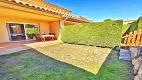 Agréable villa conviviale et familiale avec terrasse, jardin et piscine - Image 4