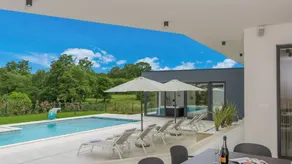 Wonderful holiday apartment with garden, BBQ & hot tub - Image 2