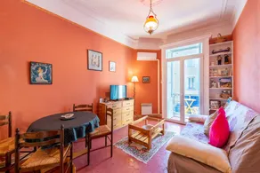 Holiday apartment with garden | City view - Image 3
