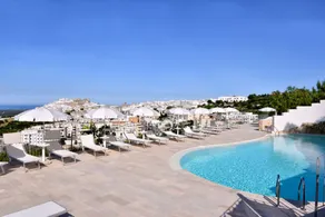 Resort with pool | Sea view - Image 2