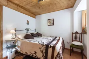 Holiday home with terrace & barbeque - Image 4