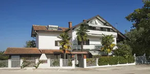 Familienfreundliche Ferienwohnung mit Grill, Terrasse und Pool | Gartenblick - Image 3