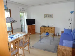 Family-oriented apartment with terrace, BBQ & garden - Image 2