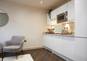 Studio | City view - Image 2