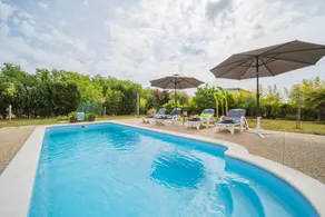 Holiday home with terrace, garden & barbeque - Image 2