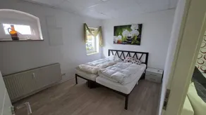 Flat with BBQ & private pool - Image 5