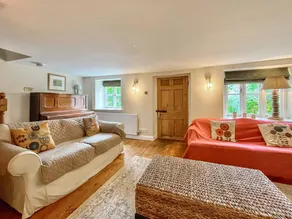 Cottage with garden - Image 3
