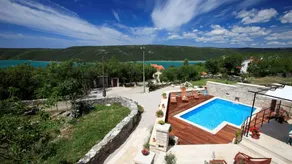 Fully equipped apartment with BBQ, terrace & private pool | Sea view | Pets are welcome - Image 5