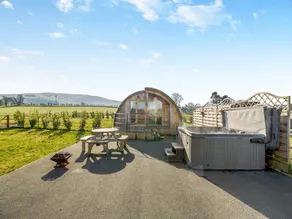 Landhaus mit Whirlpool und Garten - Image 2