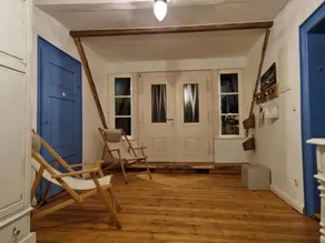 Apartment with terrace - Image 3
