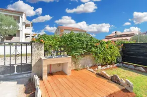 Flat with terrace & BBQ - Image 3