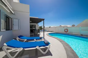 Children-friendly villa with private pool, terrace & garden | Beach view | Next to the beach - Image 5